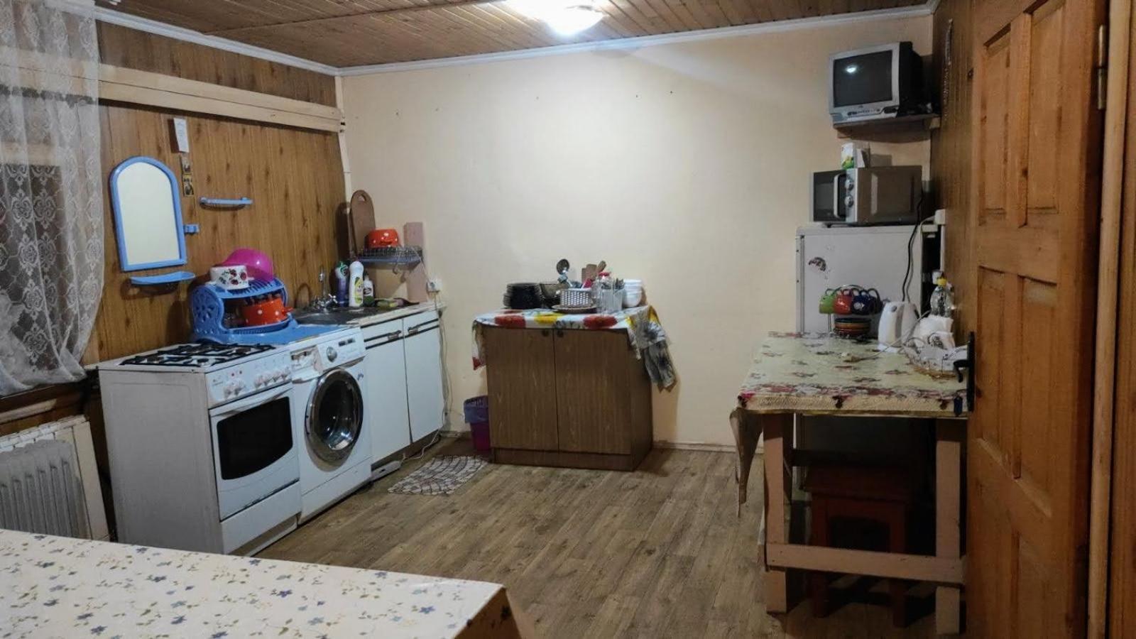 ホテル Мала Одеса ヤブルニツァ 部屋 写真
